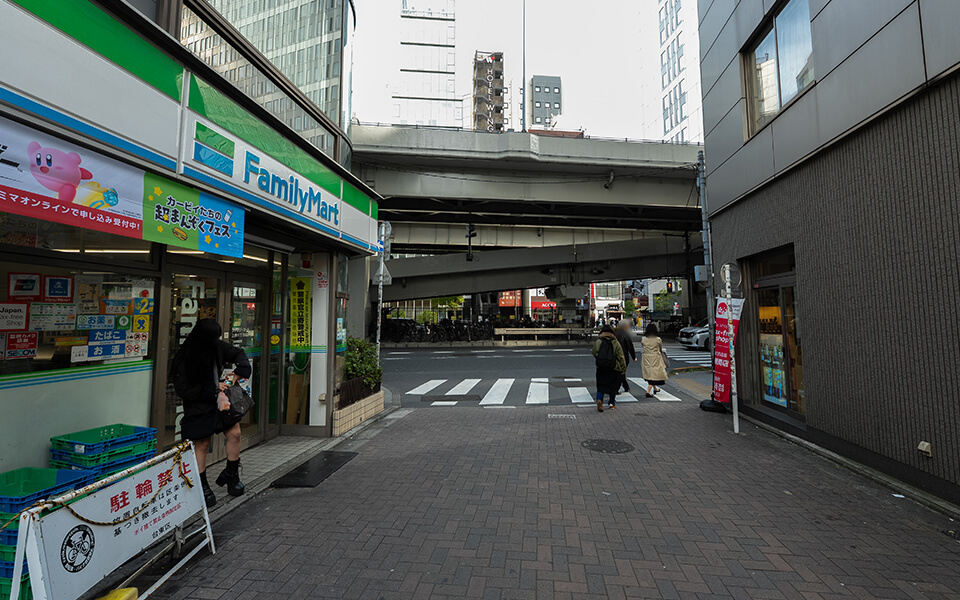 京成上野駅からVilla Castama上野へのアクセス写真4