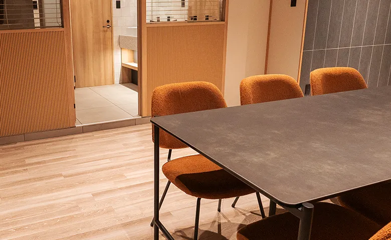 Villa Customa上野:3F:《 琴 》KOTOのダイニングと洗面所