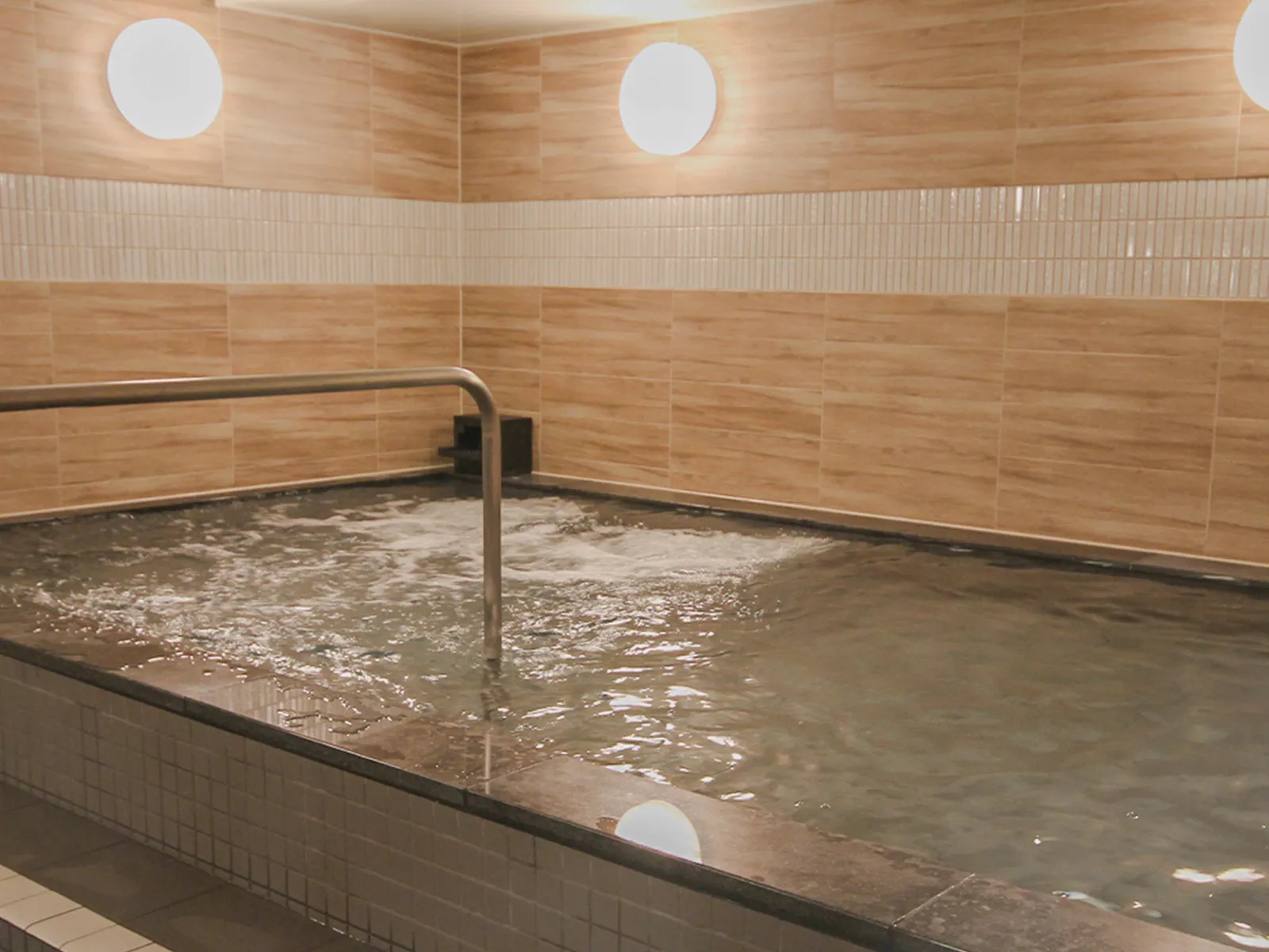 グランカスタマ上野の湯船